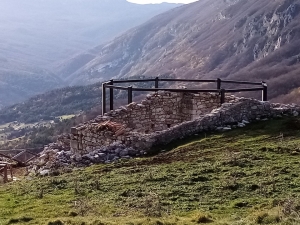 STRUTTURA OTTAGONALE in ferro lavorato